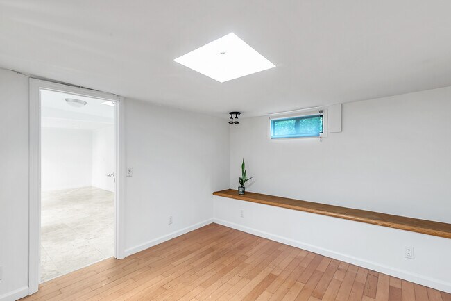 Building Photo - 746 Ashland Ave