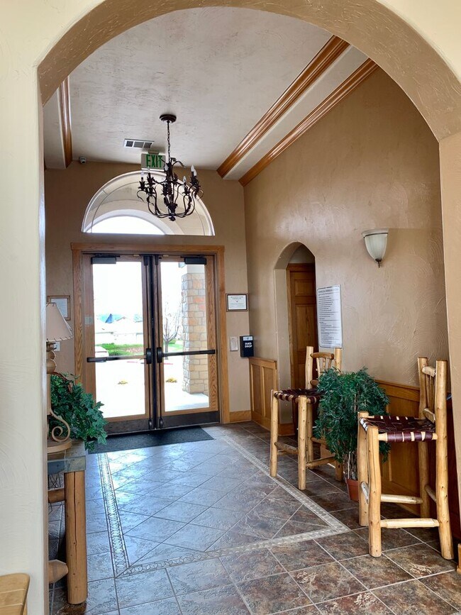 Building Photo - West Greeley Spacious Townhome!