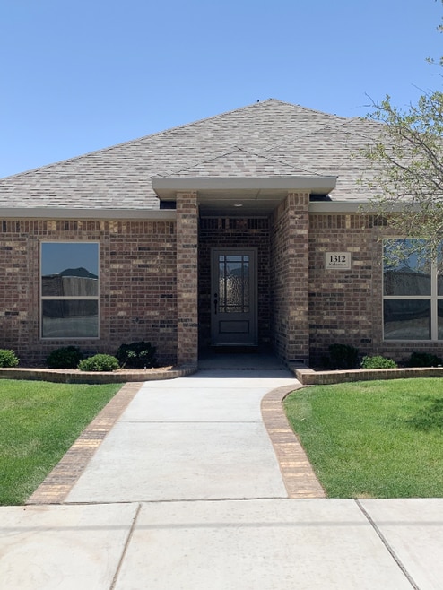 Building Photo - 1312 Solomon Ln