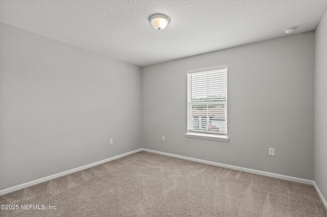 Building Photo - 8047 Arctic Fox Rd