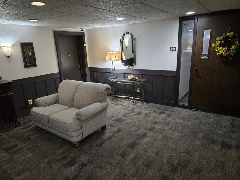 Building Photo - 4849 Grace Rd