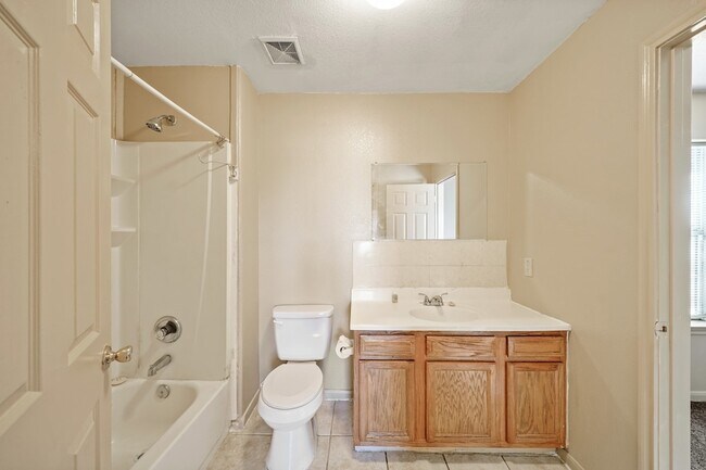 Building Photo - 4636 Mayflower St