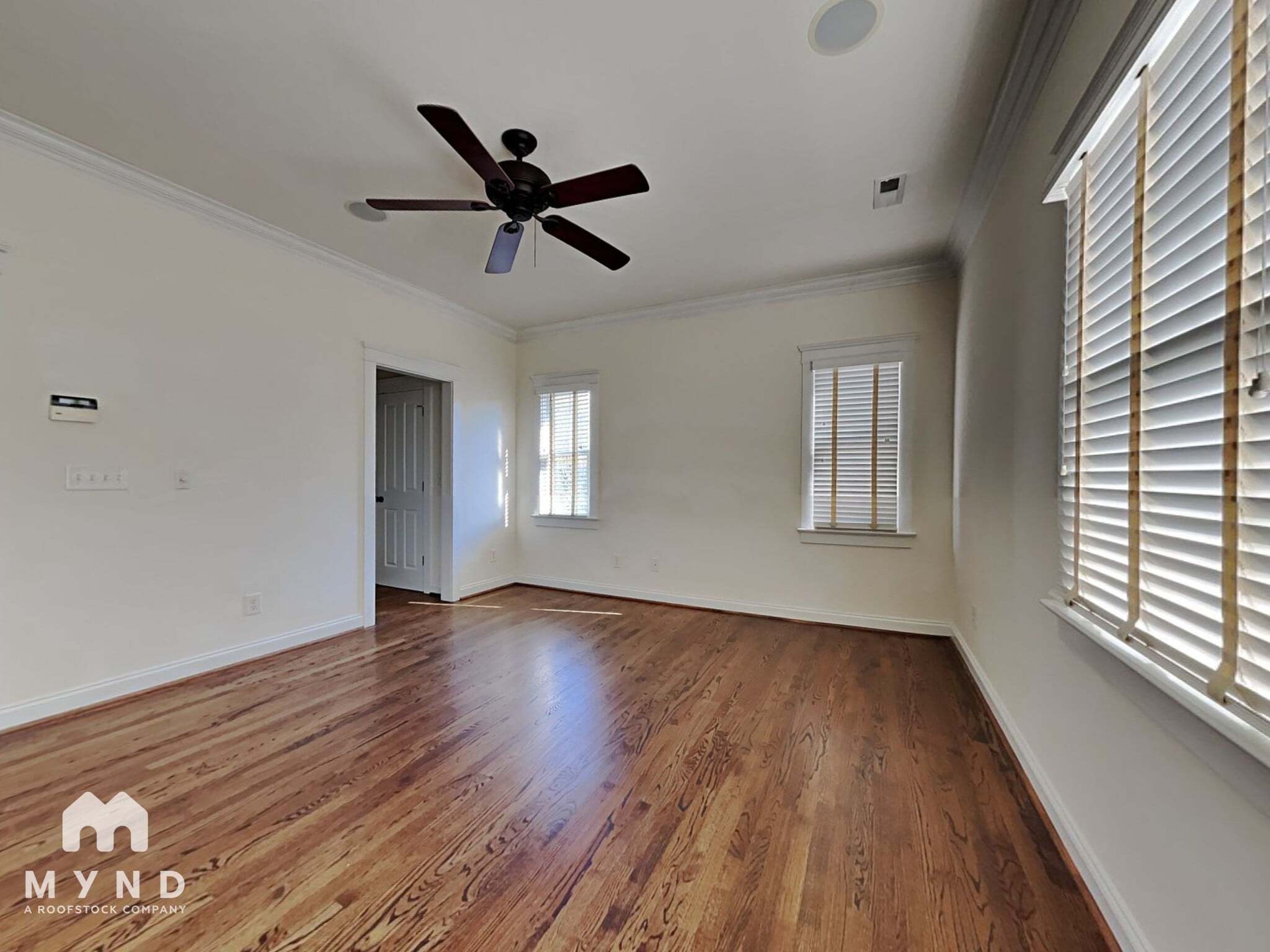 Building Photo - 711 E 9th St