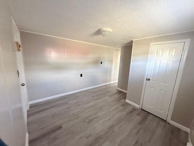 Building Photo - Cohen St.