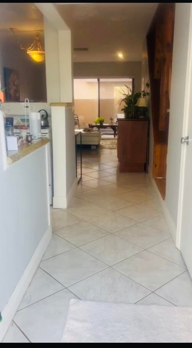 Building Photo - 139 Sparrow Dr