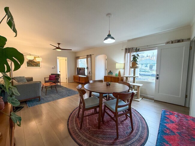 Building Photo - Spacious 2-Bedroom, 3-Bath Home in Spokane with Modern Comforts