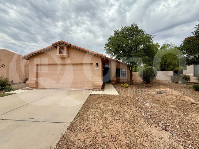 Primary Photo - 144 E Mesquite Crest Pl
