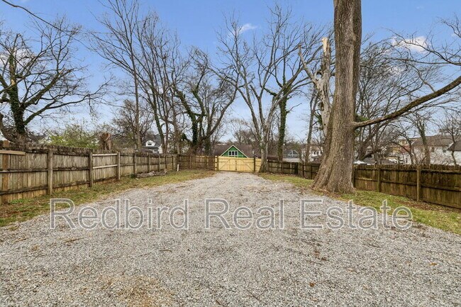 Building Photo - 611 S 12th St