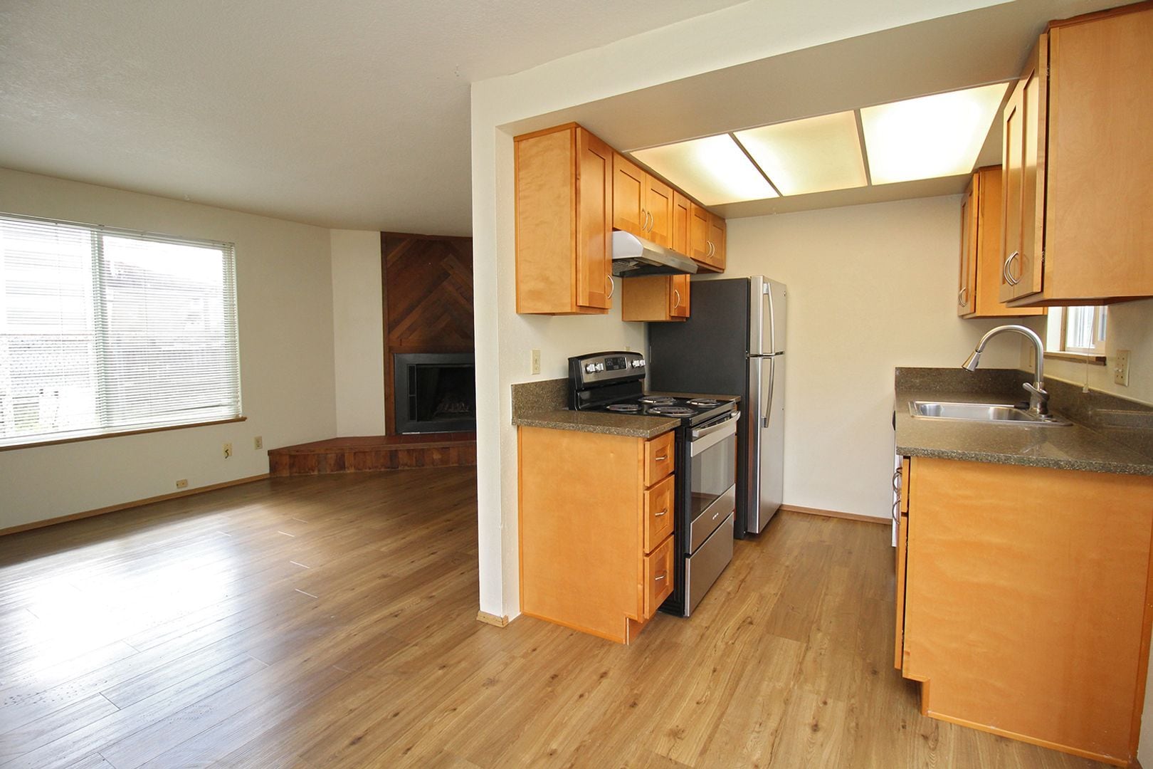 Building Photo - 548 NE Tillamook St