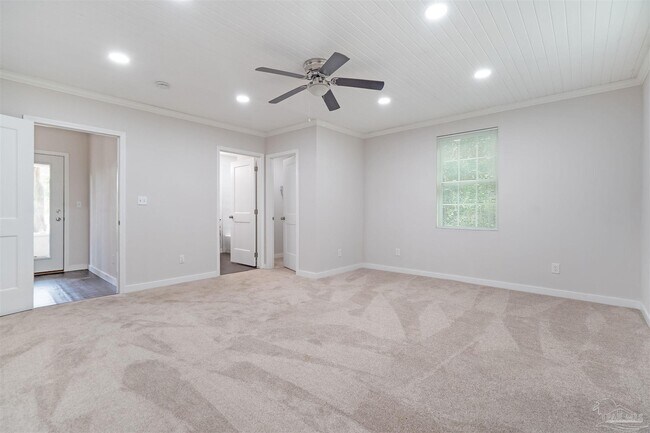 Building Photo - 118 Czar Ln