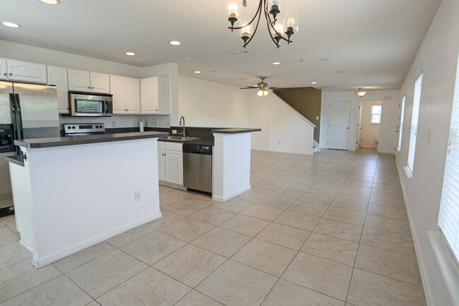 Building Photo - 104 Crete Ct