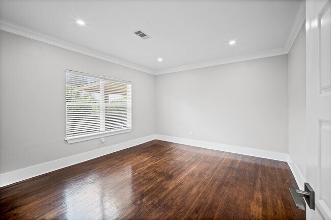 Building Photo - 12430 Pecan Ct