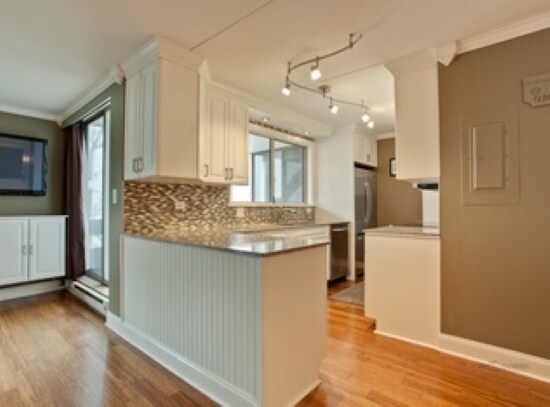 Building Photo - 338 W Miner St