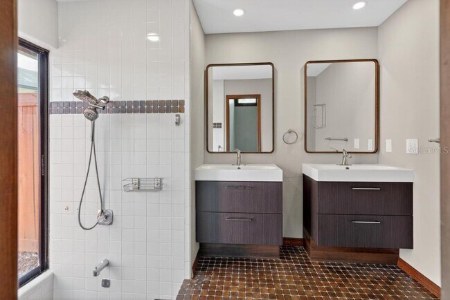 Building Photo - 234 Duncan Trail