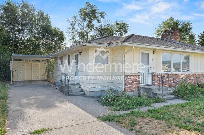 Building Photo - 822-824 N Wilbur Rd