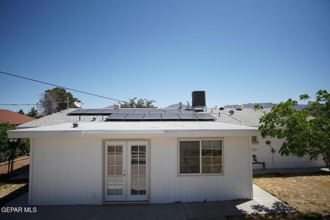 Building Photo - 4573 Bobolink Way