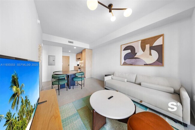 Building Photo - 11 NE 6th St