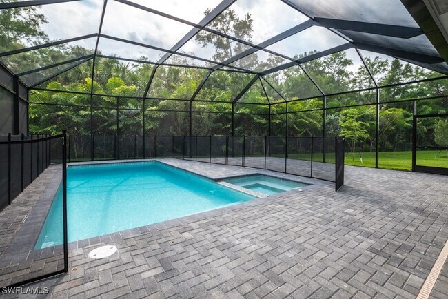 Building Photo - 11417 Jacaranda Dr