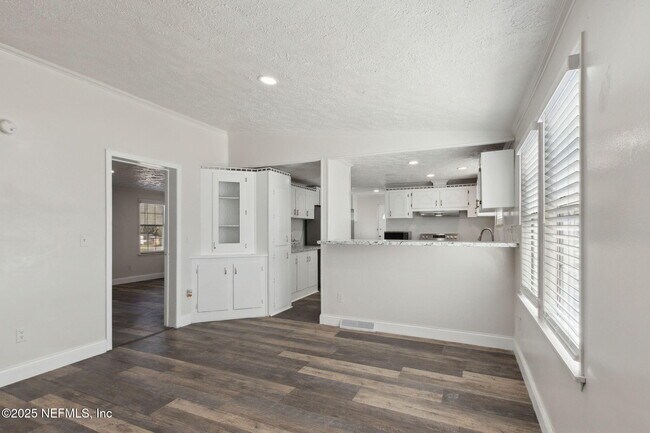 Building Photo - 97119 Diamond St