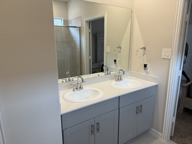Building Photo - 212 Travine Dr