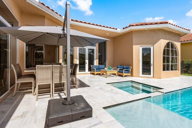 Building Photo - 3381 Lago De Talavera