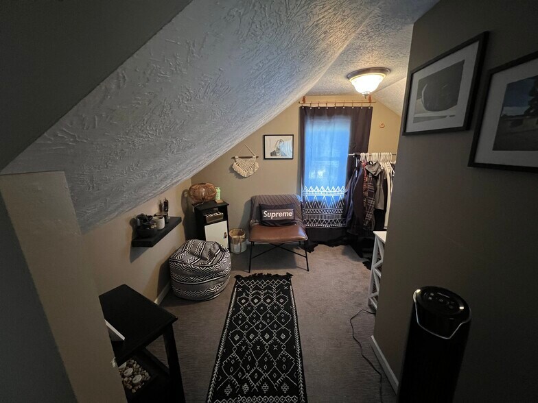 Building Photo - 1205 N Main Ave