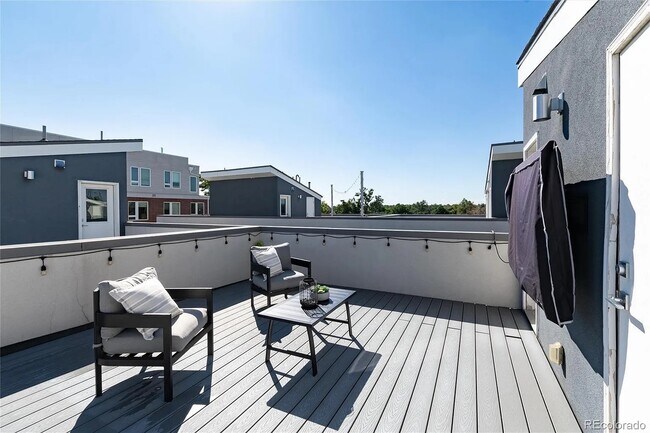 Building Photo - 4926 Lowell Blvd