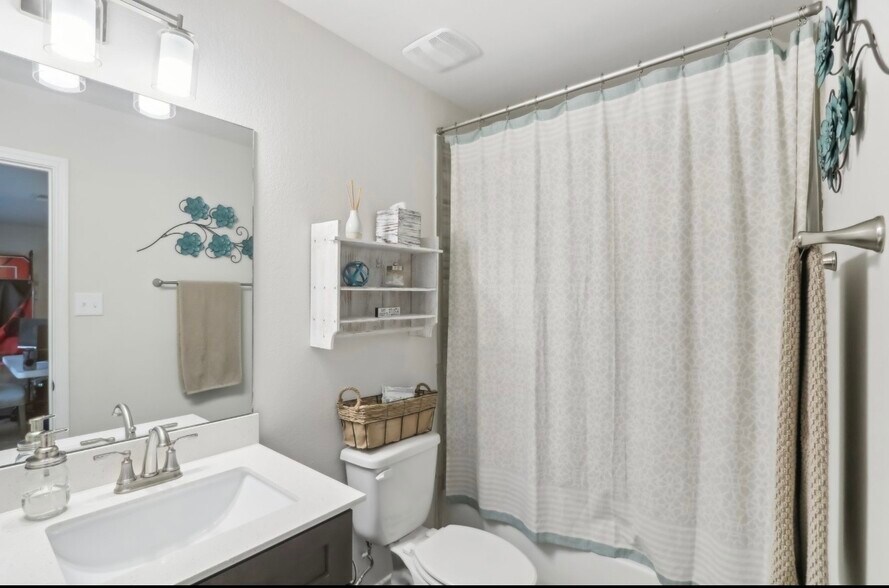 Building Photo - 8302 Elander Dr