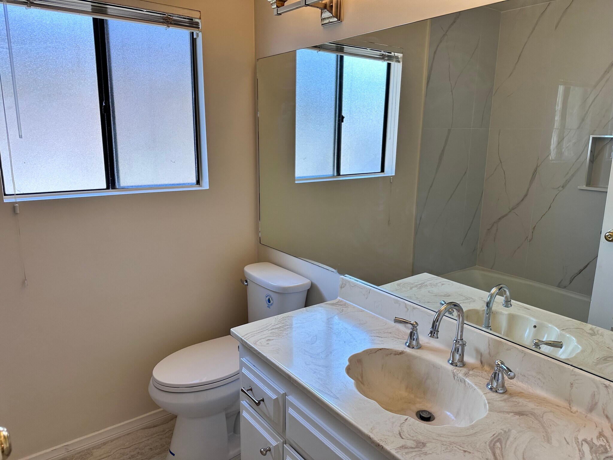 Building Photo - 3218 Tannencrest Dr