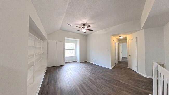 Building Photo - 3 Rain Walk Ct