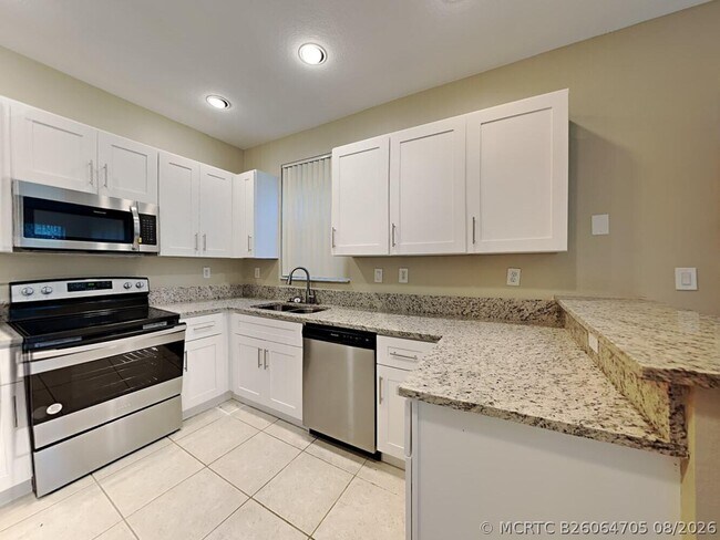 Building Photo - 703 NW 170th Terrace