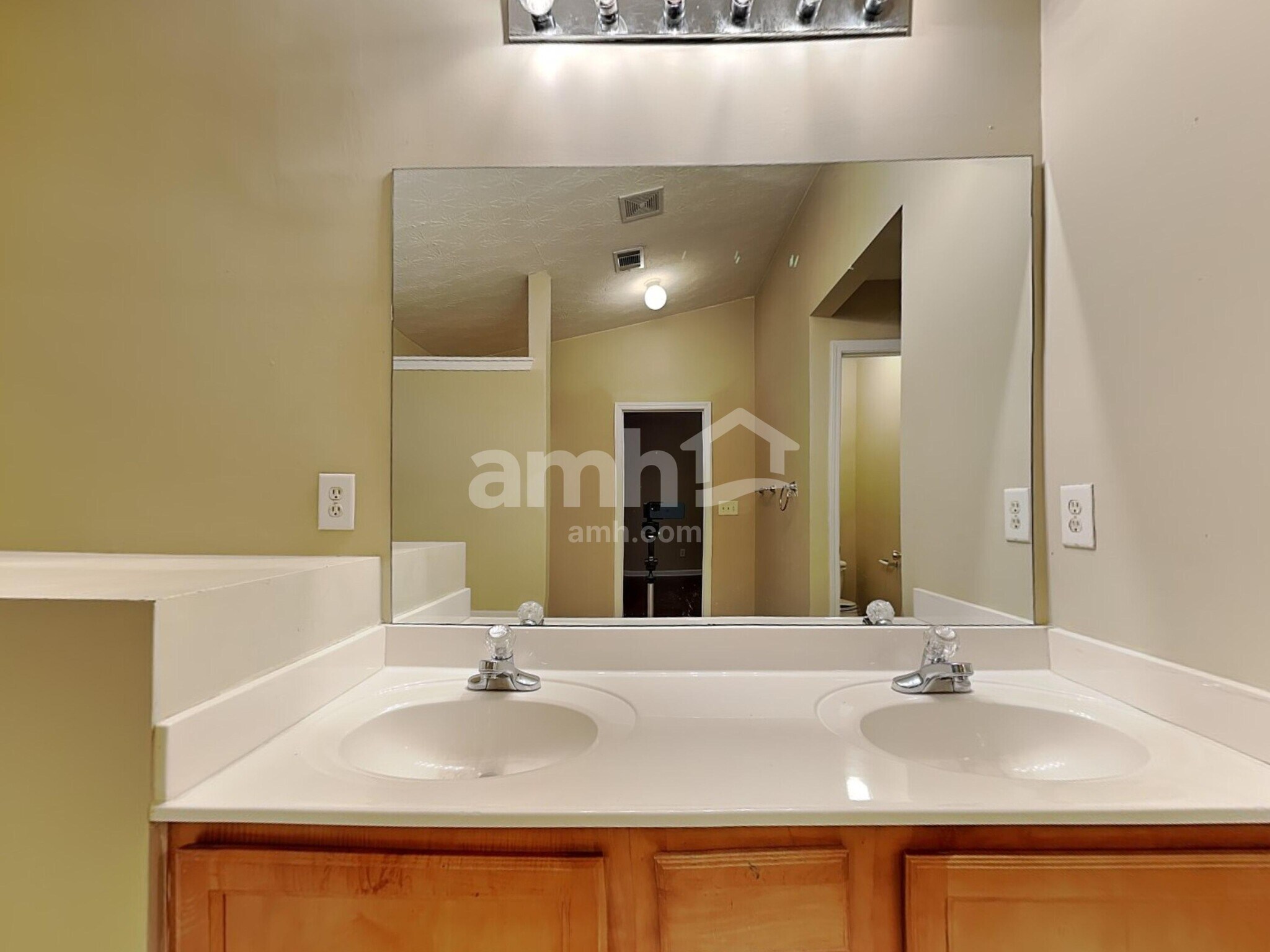 Building Photo - 4245 Windale Dr NW