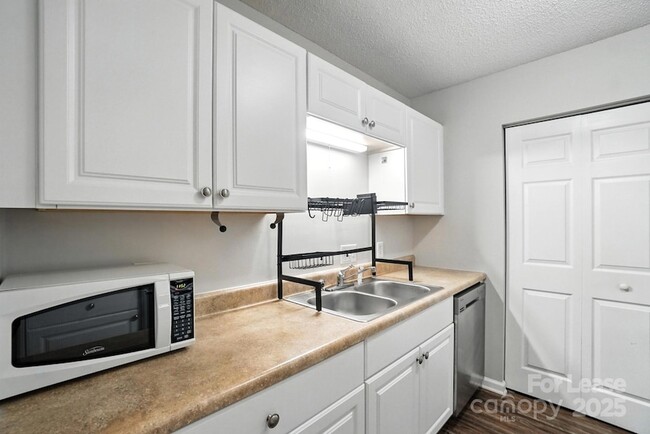 Building Photo - 5020 Sardis Rd