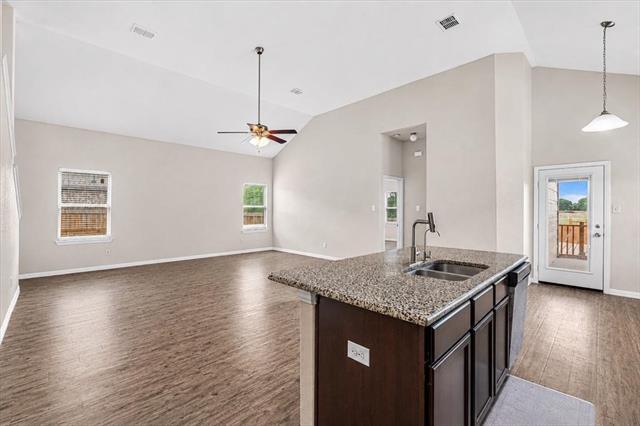 Building Photo - 710 Woodcrest Dr