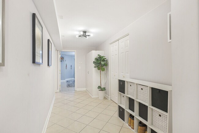 Building Photo - 3112 N Davlin Ct