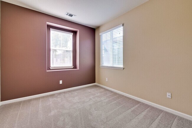 Building Photo - 309 Rayos Del Sol Dr