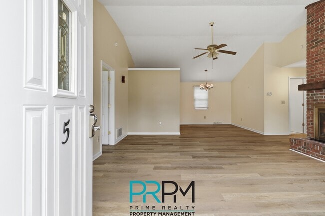 Building Photo - 5 Parkstone Ct