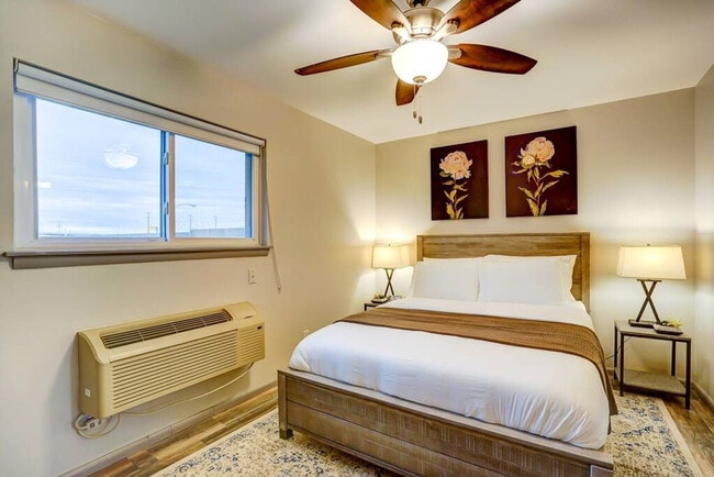 Building Photo - 645 S 94th Pl