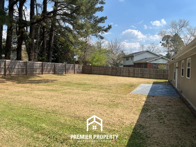 Building Photo - Charming 3BR/2BA Home in Huntsville | Hardwood Floors, Fireplace & 2-Car Garage