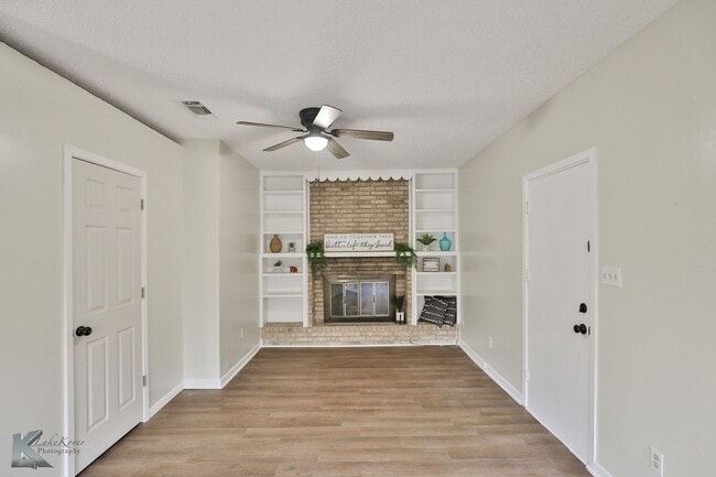 Building Photo - 3 bedroom FULL RENOVATED in 2023! ALL APPLIANCES provided!