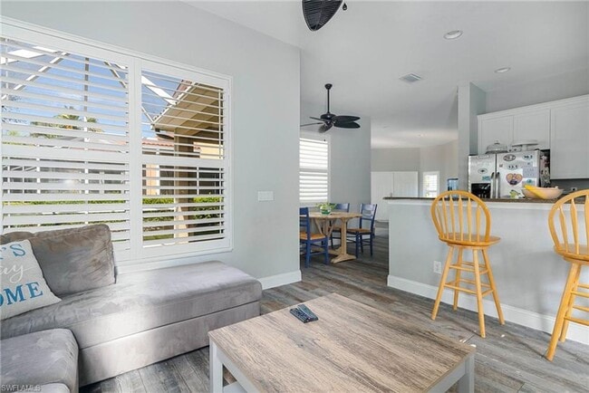 Building Photo - ** 4 Bed/3.5 Bath Single Family ~ 2 Car Garage Single Family Home ~ Lake Views **