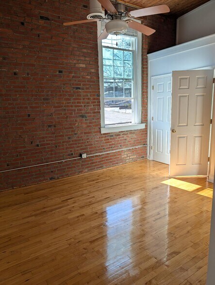 Building Photo - 502 Keystone Aly