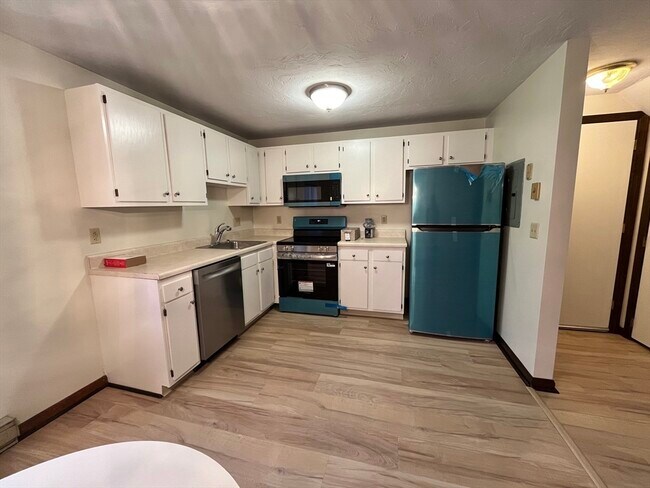 Primary Photo - 53 Fairfield Park