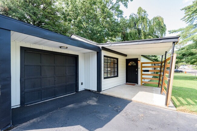 Building Photo - 4421 Picajune Ave