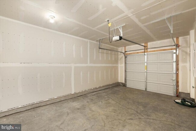 Building Photo - 118 Milburn Dr