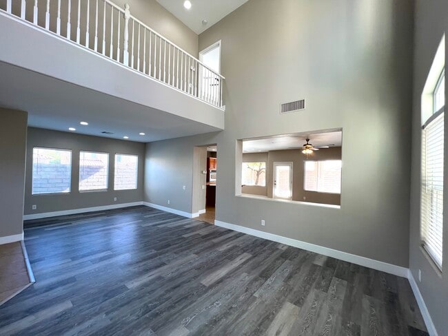 Building Photo - 12037 Contorno Vista Ct