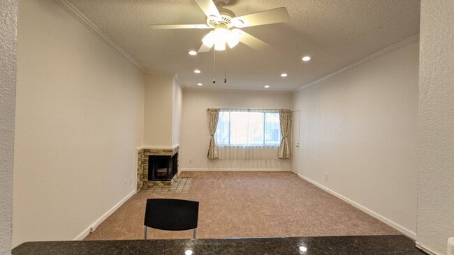 Building Photo - 4681 Albany Cir