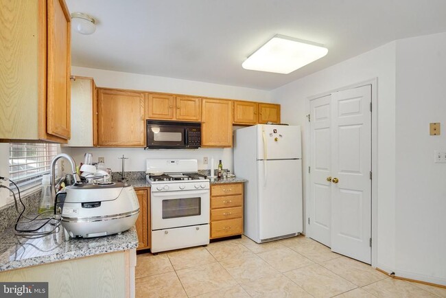 Building Photo - 6105 Jenlar Dr