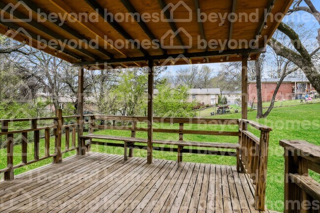 Building Photo - Move-In Ready 3-Bedroom 2-Bathroom Home in...