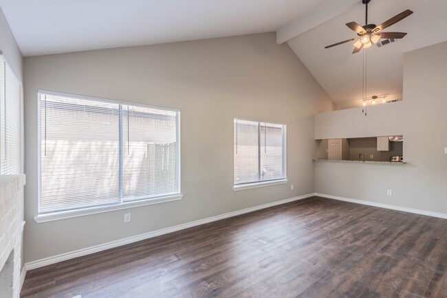 Building Photo - 7522 Pepperbrook Dr